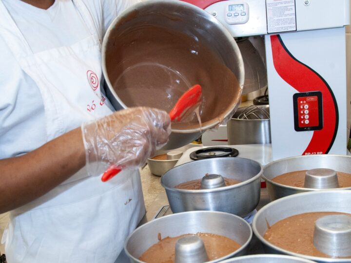 Bolo vulcão da Fábrica de Bolo Vó Alzira volta na Páscoa