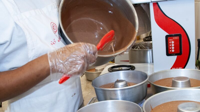 Bolo vulcão da Fábrica de Bolo Vó Alzira volta na Páscoa