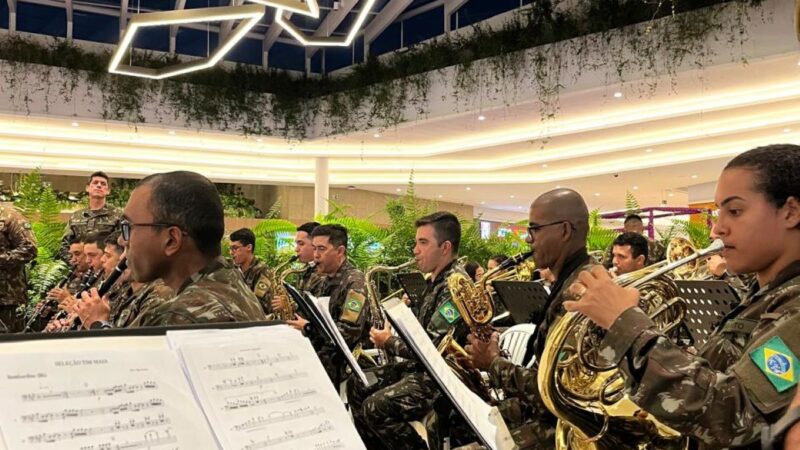 Jockey Plaza Shopping recebe apresentação da Banda do Exército em Curitiba