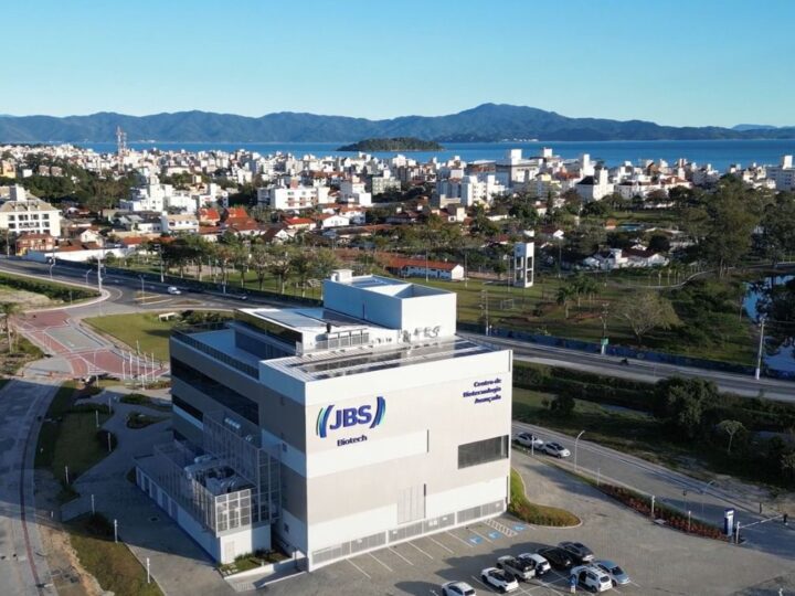 JBS inaugura centro de biotecnologia avançada para desenvolver “superproteínas”