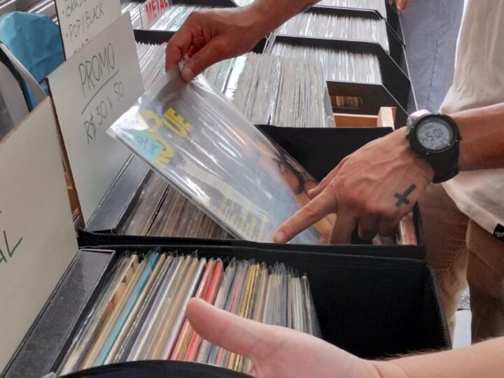 Feira de Vinil volta ao Shopping Crystal nos dias 11 e 12 de abril com mais de 5 mil discos