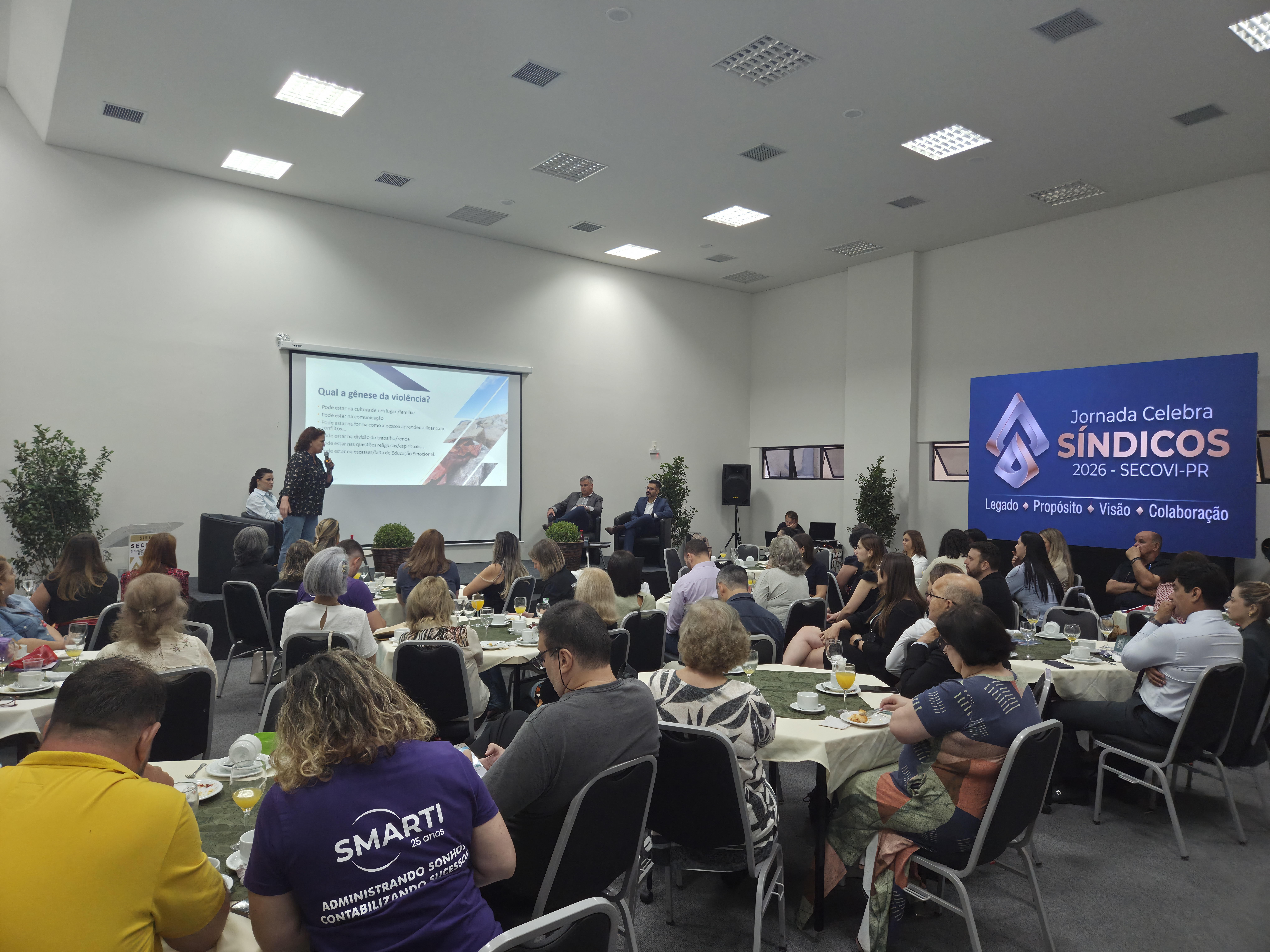 Comunicação e gestão de conflitos ganham protagonismo na administração de condomínios no Paraná