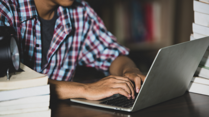 MEC atualiza critérios do ProUni e Fies para 2026