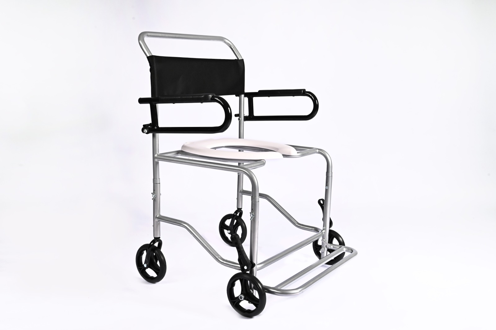 Dune Ortopédicos lança nova geração de cadeiras de banho com foco em eficiência logística e expansão de mercado