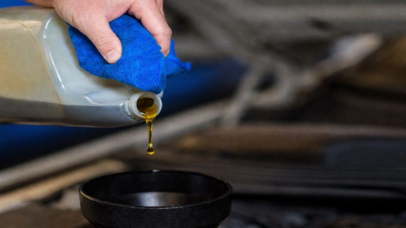 Tensão entre EUA e Irã pressiona petróleo e eleva custos globais