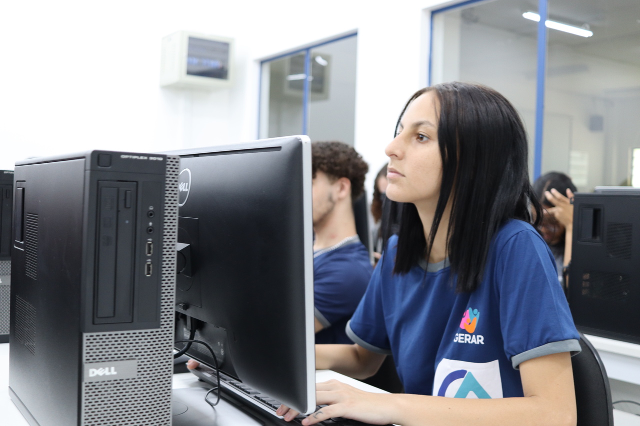 Câmara aprova Estatuto do Aprendiz e cria novas regras para contratação de jovens e pessoas com deficiência