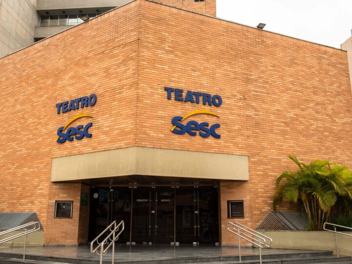 Palestra beneficente em Curitiba aborda valores humanos e autoimagem