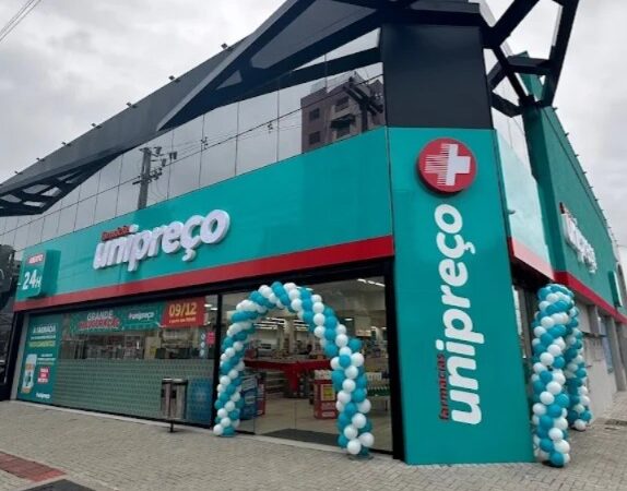 Unipreço reinaugura unidade em Guaratuba com programação especial, ofertas e troca de figurinhas