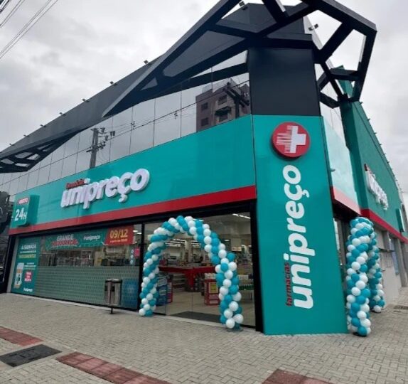 Unipreço reinaugura unidade em Guaratuba com programação especial, ofertas e troca de figurinhas