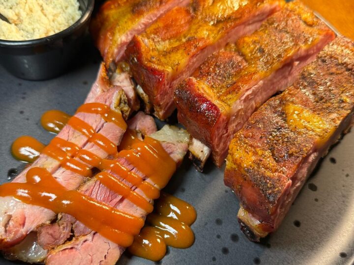 Eagle BBQ & Burger prepara Dia das Mães com cortes defumados, reservas abertas e opção de delivery