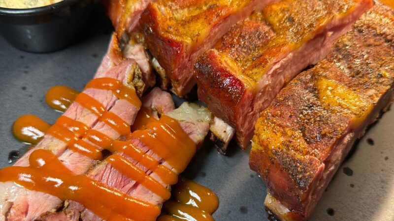 Eagle BBQ & Burger prepara Dia das Mães com cortes defumados, reservas abertas e opção de delivery