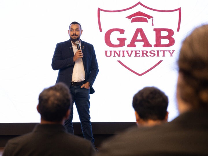 GAB University expande programas flexíveis nos EUA