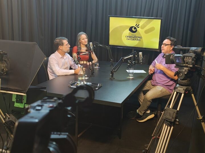 Podcast Observatório da Cultura chega à TV e ao rádio
