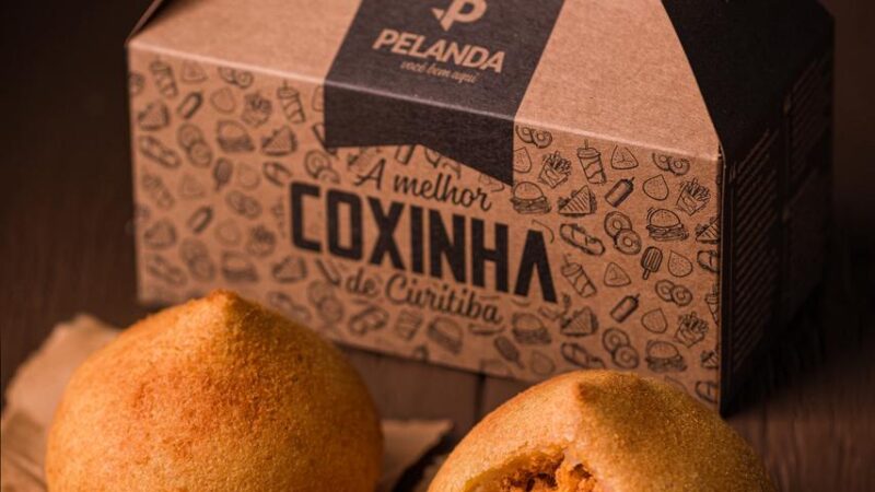 Dia da Coxinha: Curitiba celebra um dos salgados mais amados do Brasil com receita campeã e mais de 1,3 milhão de unidades vendidas