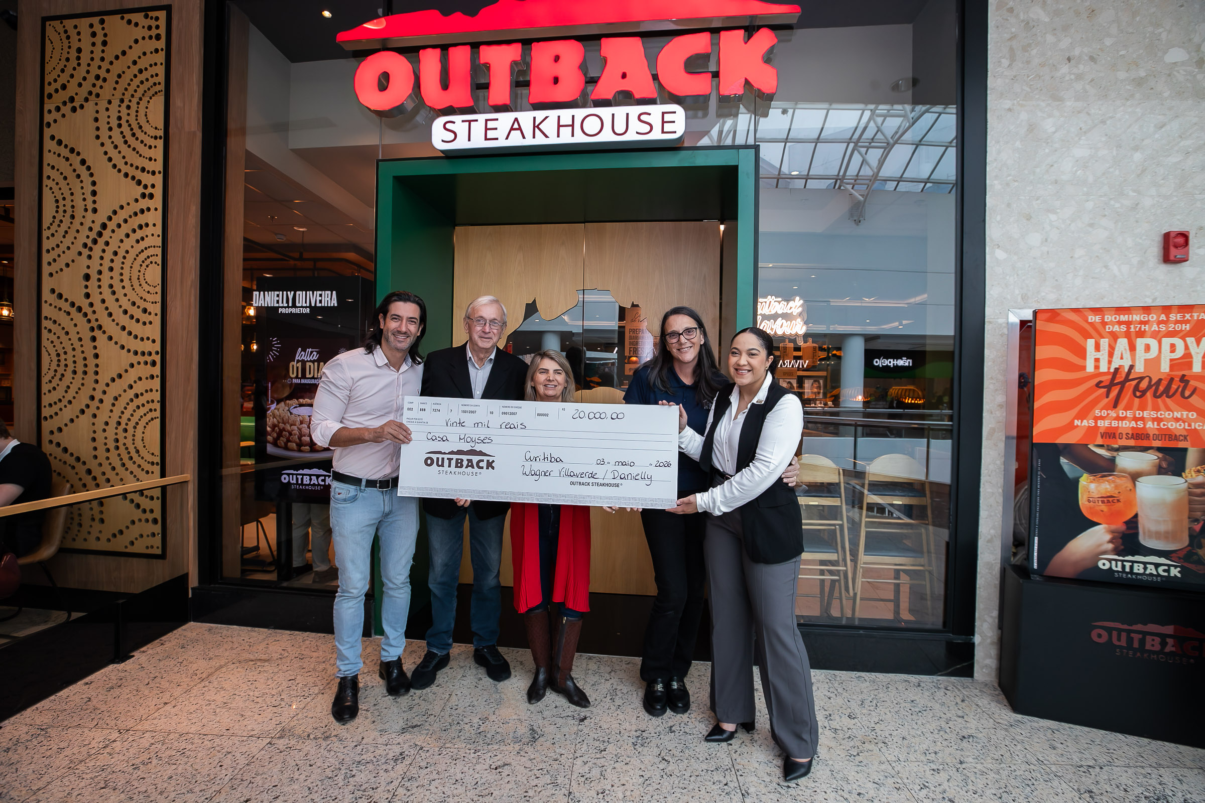 Outback doa R$ 20 mil em gift card para Associação Lar Moisés 