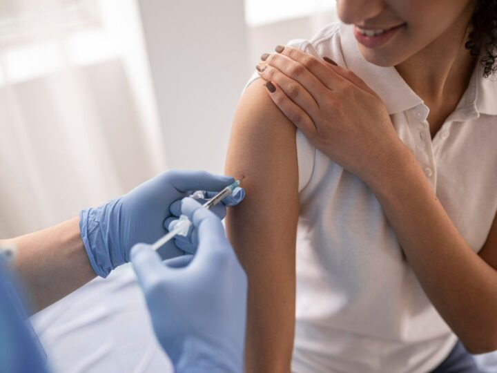 Vacinação contra gripe ganha reforço nas farmácias
