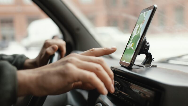 Por que motoristas estão migrando do aplicativo urbano para o transporte corporativo