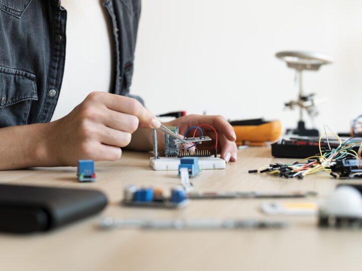 Estudantes desenvolvem tecnologia para monitorar emissões e qualidade do ar em tempo real