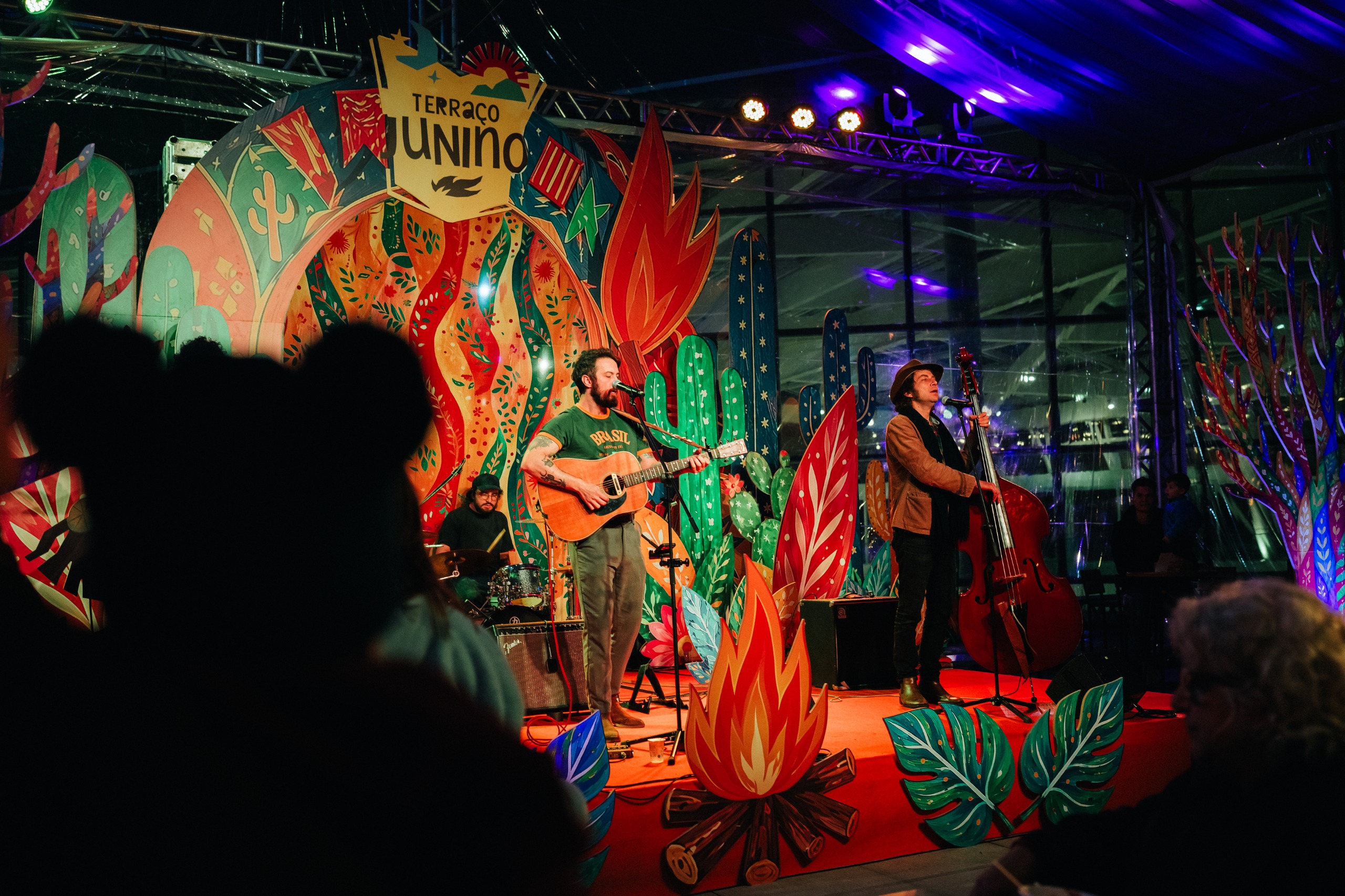 Sabores autorais, música ao vivo e programação cultural em oito dias no Terraço Junino do Pátio Batel
