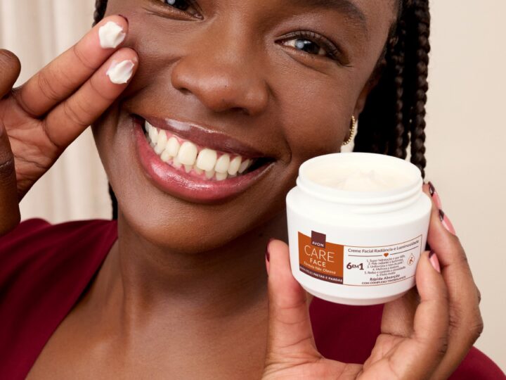 Avon anuncia lançamento de hidratante facial com tecnologia para peles pretas e pardas