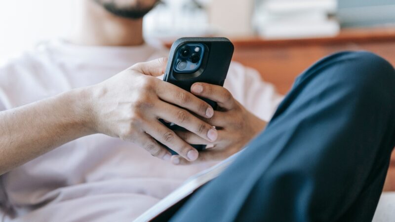 Redes sociais transformam luto em espaço de memória