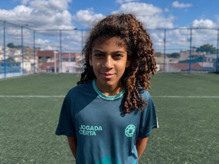 Atleta de 12 anos de projeto social, no Paraná,  é aprovada em equipe feminina e dá mais um passo rumo ao sonho no futebol