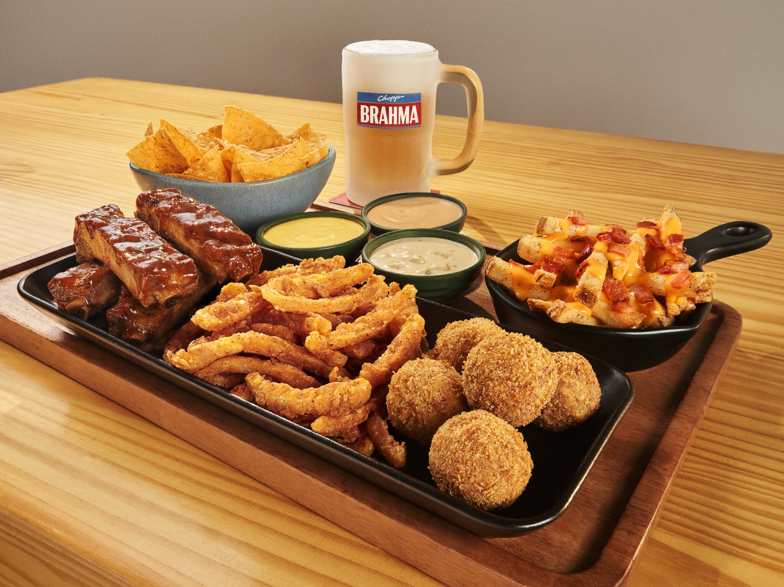 Outback lança maior campanha de futebol de sua história no Brasil e transforma restaurantes em ponto de encontro dos torcedores