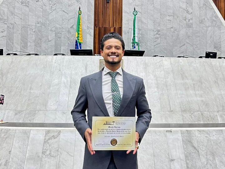 Advogado Jefferson Nascimento da Silva recebe menção honrosa na Assembleia Legislativa do Paraná