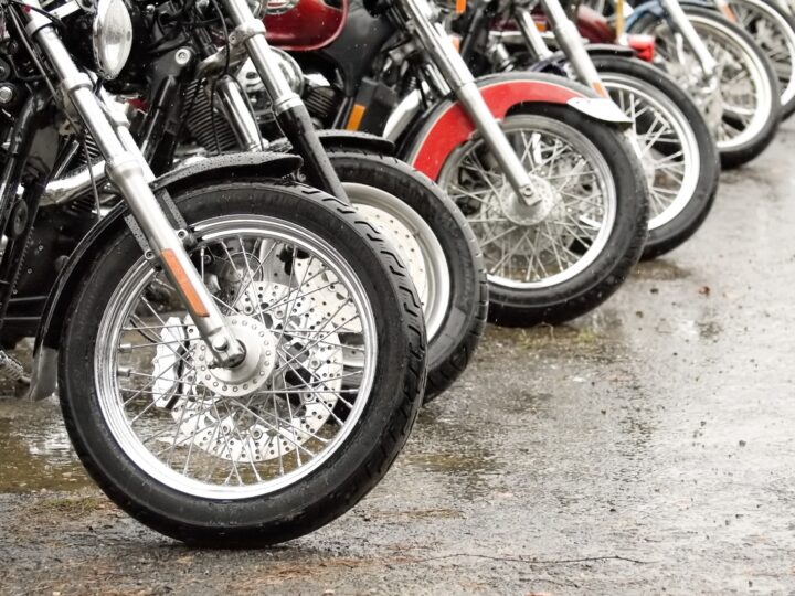 Boom das motocicletas transforma mobilidade e movimenta nova cadeia econômica no Paraná