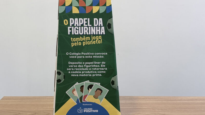 Papel de figurinha da Copa leva até 100 anos para se decompor; Colégio Positivo cria ponto de coleta