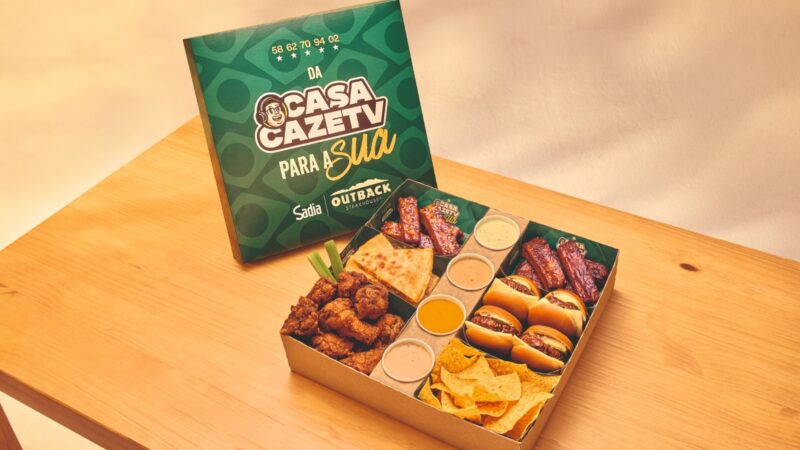 Outback leva clima de estádio para dentro de casa com box exclusivo em parceria com a Casa CazéTV