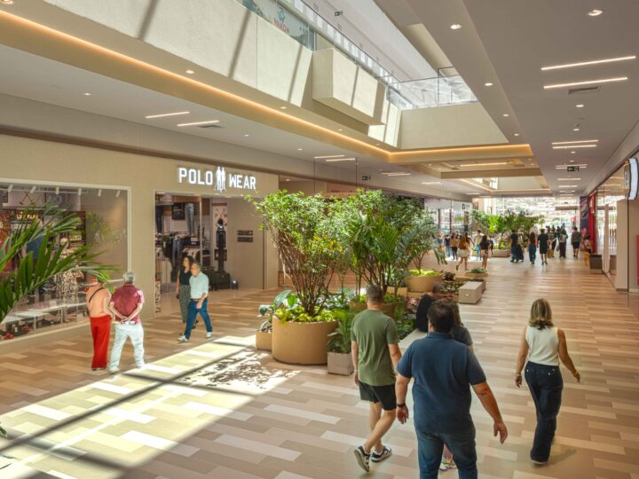Plaza Campos Gerais lança campanha de Dia dos Pais com sorteio de kit Apple
