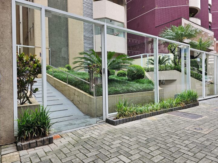 Empresa curitibana amplia atuação em soluções de vidro para fachadas e áreas externas