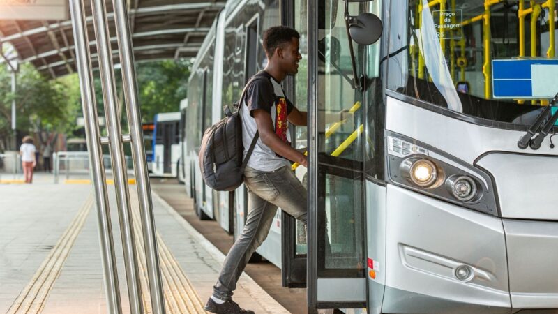 Tempo no trânsito pode afetar bem-estar físico e emocional