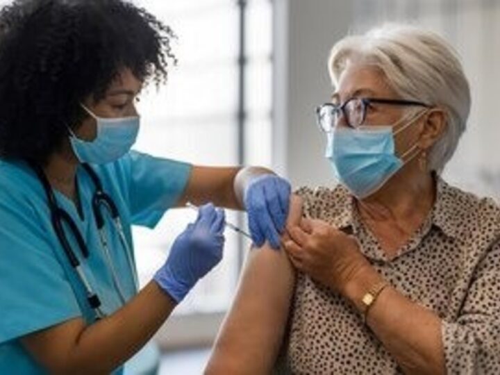 Vacinação reduz risco de complicações em doenças crônicas