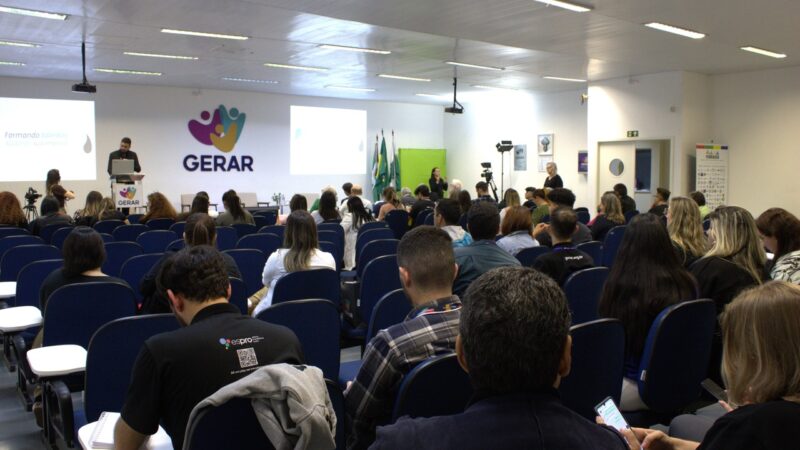 Seminário Bi-Estadual de Aprendizagem entra na reta final de inscrições presenciais e reúne especialistas nacionais em Curitiba