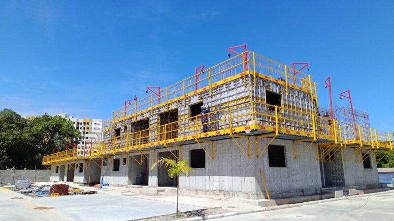 Fôrmas de alumínio avançam nos canteiros de obra
