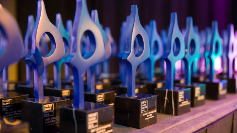 LLYC Brasil e clientes vencem SABRE e Stevie Awards 2026