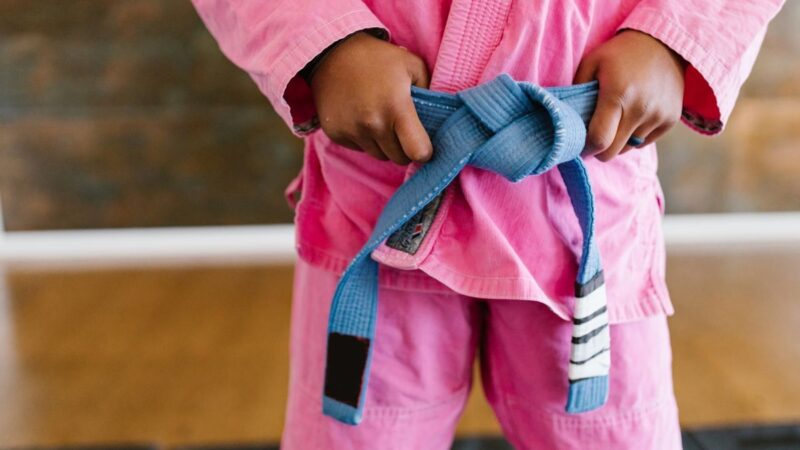 Aos 12 anos, brasileira acumula títulos no jiu-jítsu e MMA