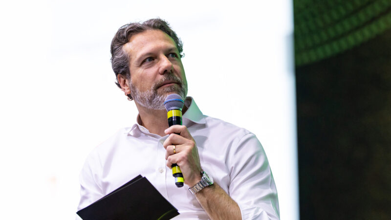 Falconi investe R$ 100 milhões em IA e tecnologia