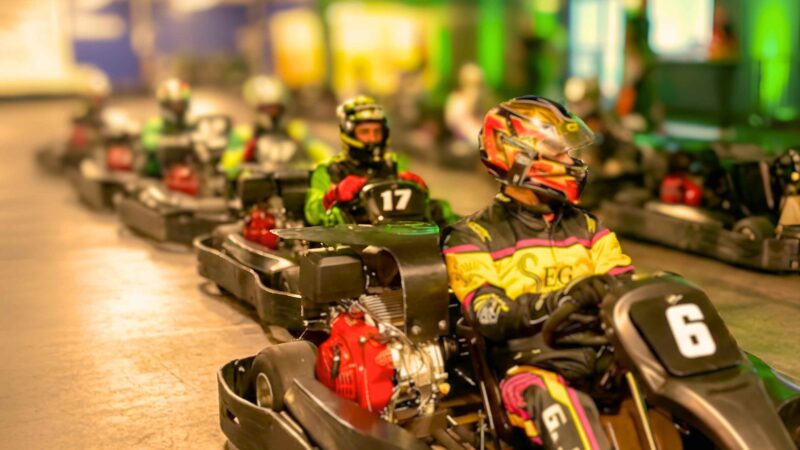 Curitiba recebe Campeonato Brasileiro de Kart na maior pista indoor do Brasil