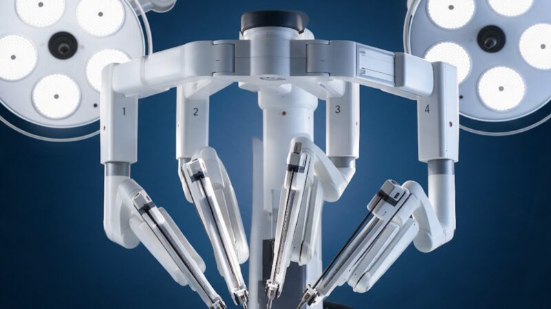 Cirurgia robótica amplia precisão e segurança na Urologia