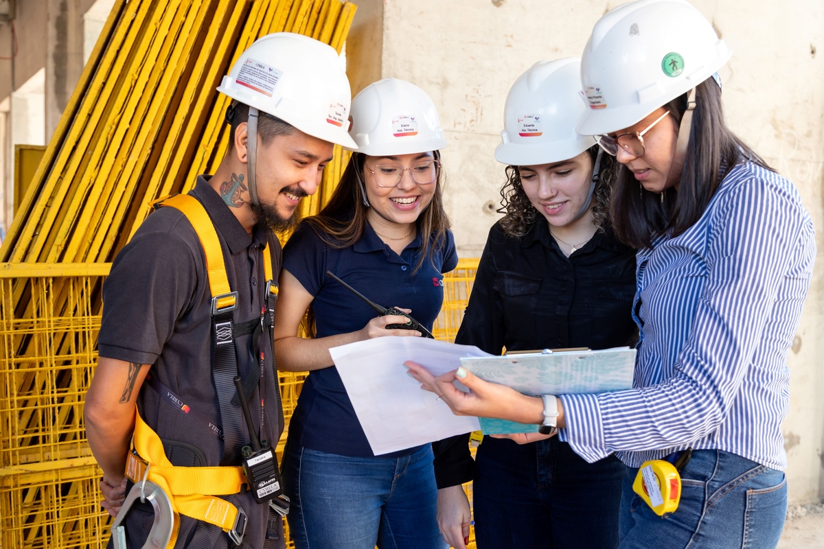 Cyrela abre seleção para engenheiros civis