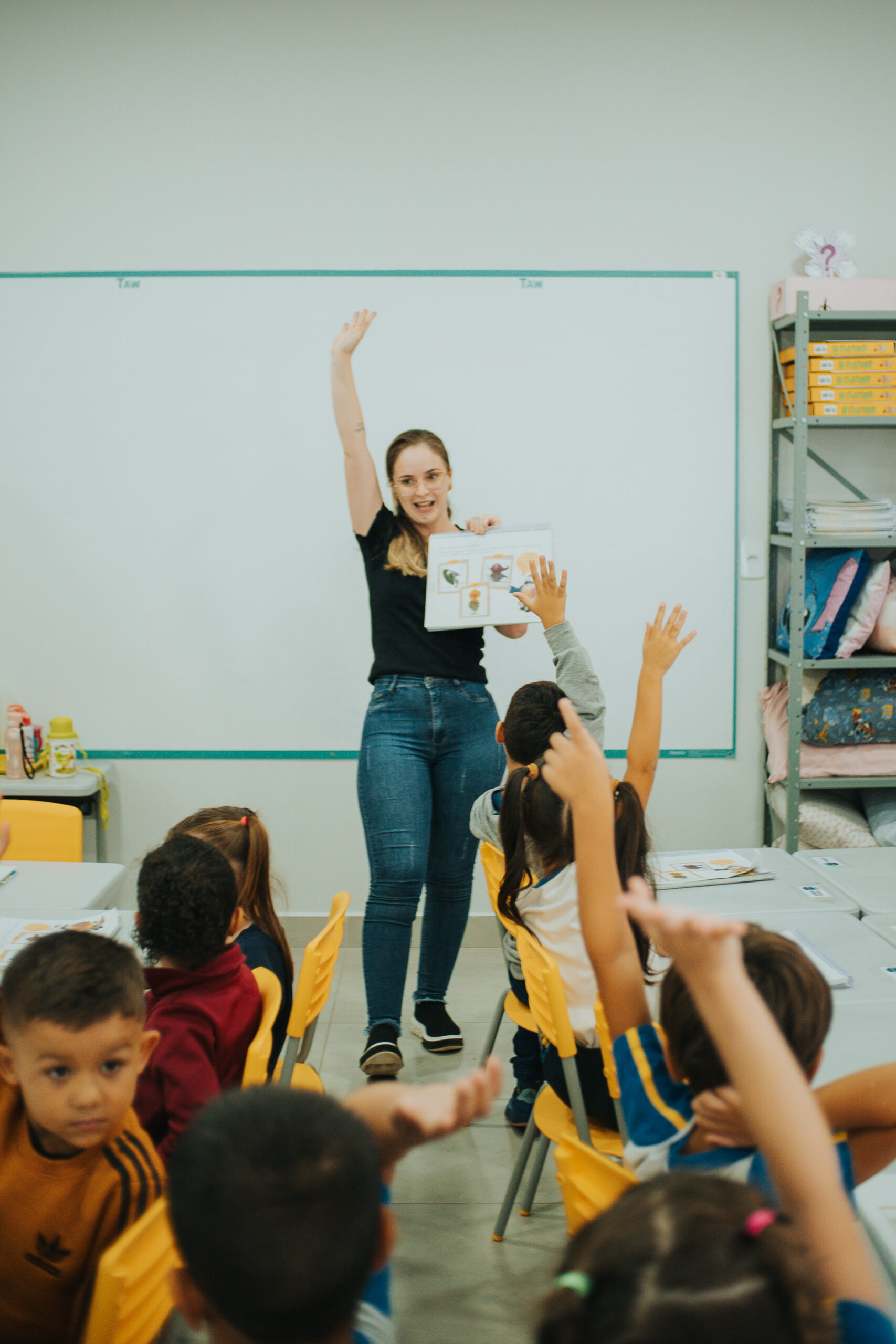 Inclusão escolar: uso de código de cores revoluciona aprendizagem de estudantes com daltonismo no Brasil