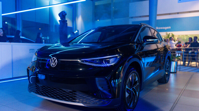 Com mercado aquecido e demanda crescente, Volkswagen ID.4 retorna ao Brasil